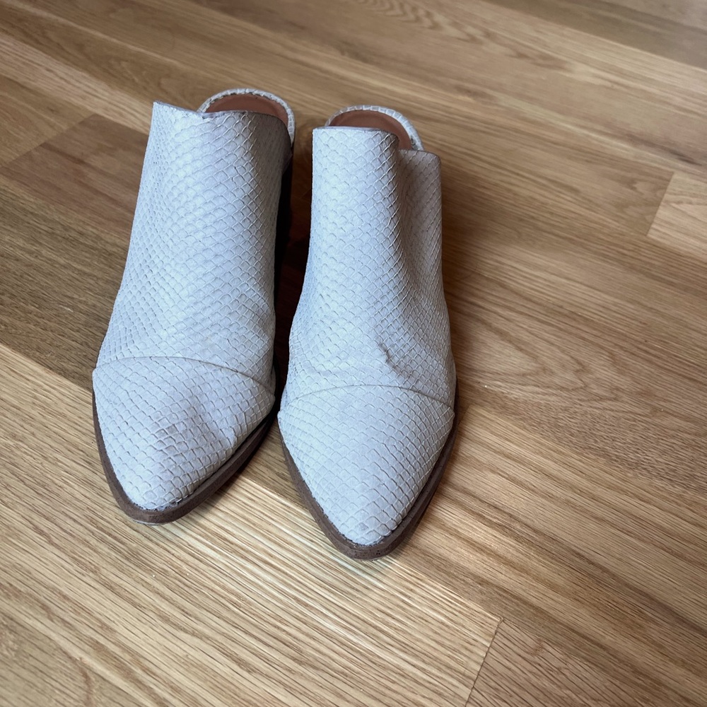 Crème booties size 9